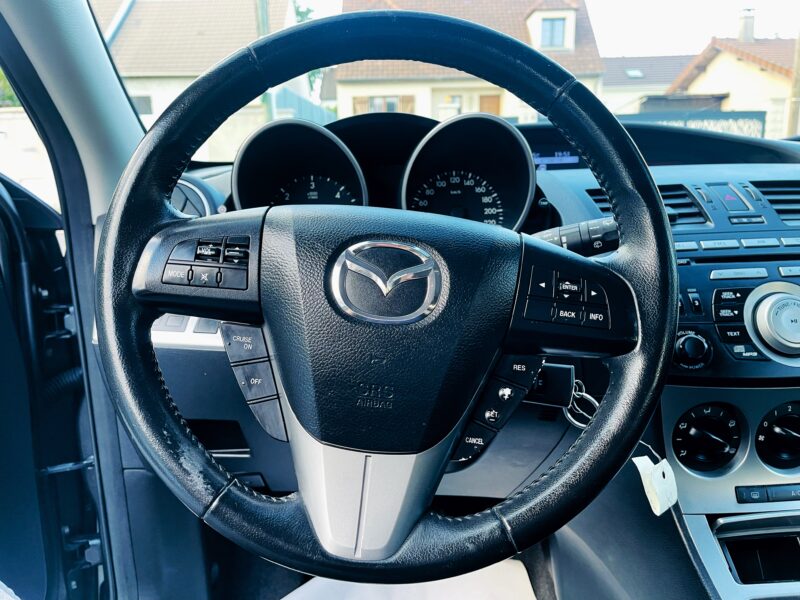 MAZDA 3 2011