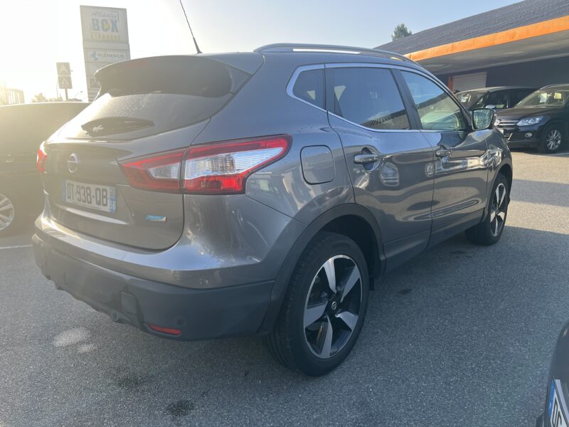 NISSAN QASHQAI 2015