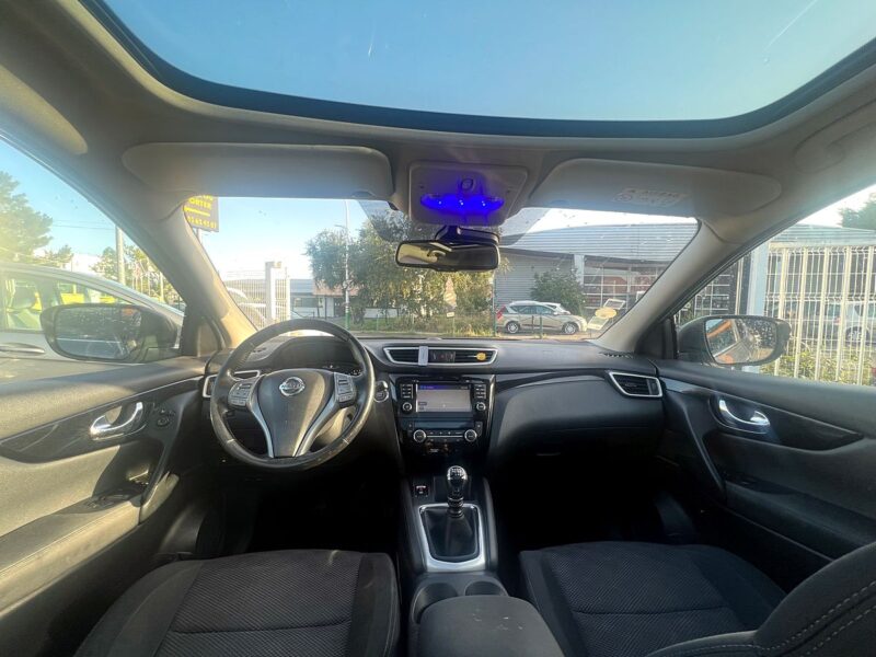 NISSAN QASHQAI 2015