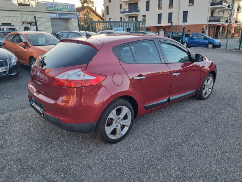 RENAULT MEGANE III 1.6 16V 110 CV TOMTOM