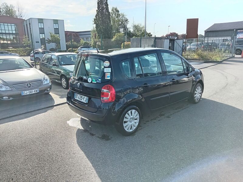RENAULT MODUS / GRAND MODUS 2011
