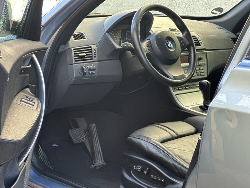 BMW  X3  3.0i  ESS SPORT PAYEZ EN 4 X 