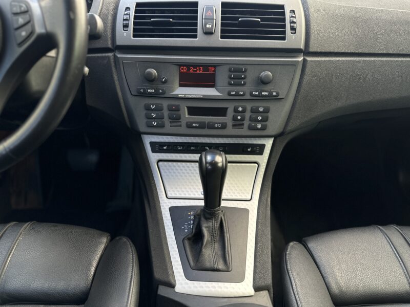 BMW  X3  3.0i  ESS SPORT PAYEZ EN 4 X 