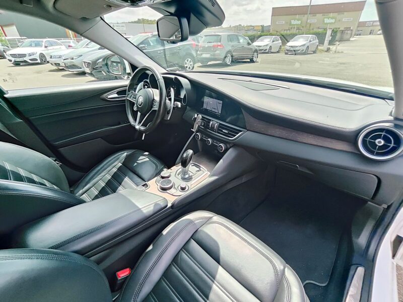 ALFA ROMEO GIULIA 2.2 JTD 180cv LUSSO AT8