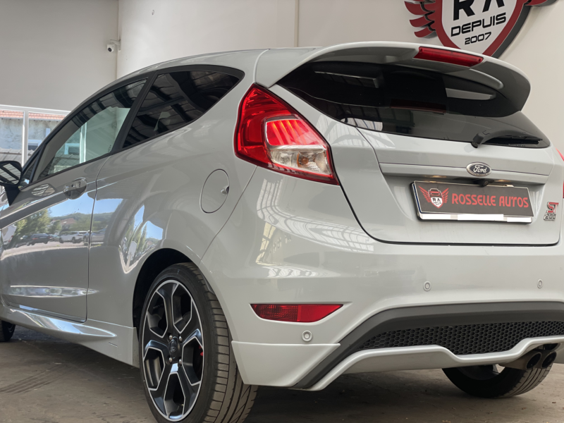 FORD FIESTA 1.6 200CH ST ECOBOOST