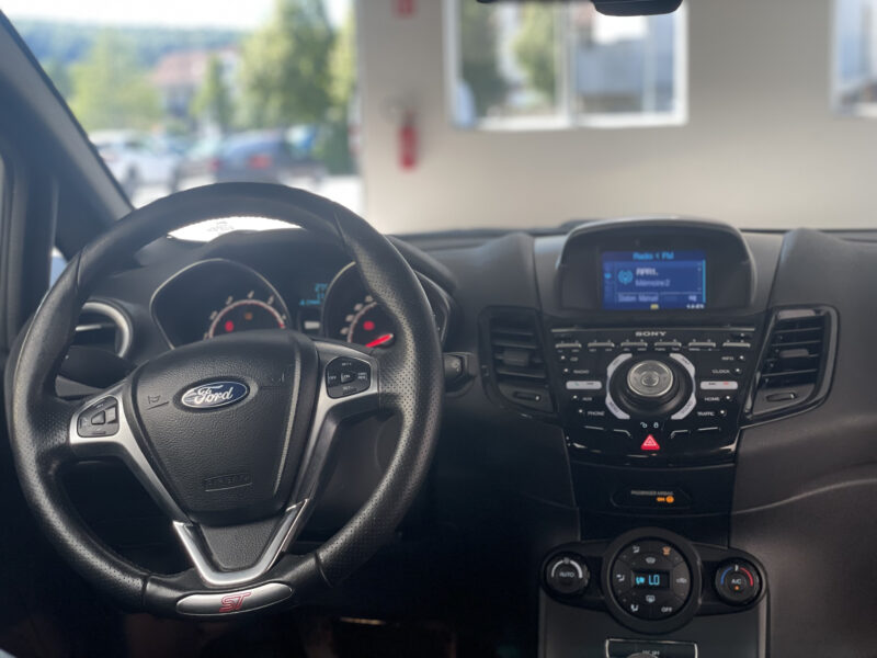 FORD FIESTA 1.6 200CH ST ECOBOOST