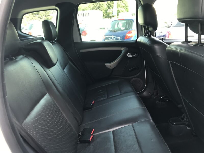 DUSTER - 1.6 i 16V 105cv 4x2 LAURÉATE - GARANTIE 6 MOIS