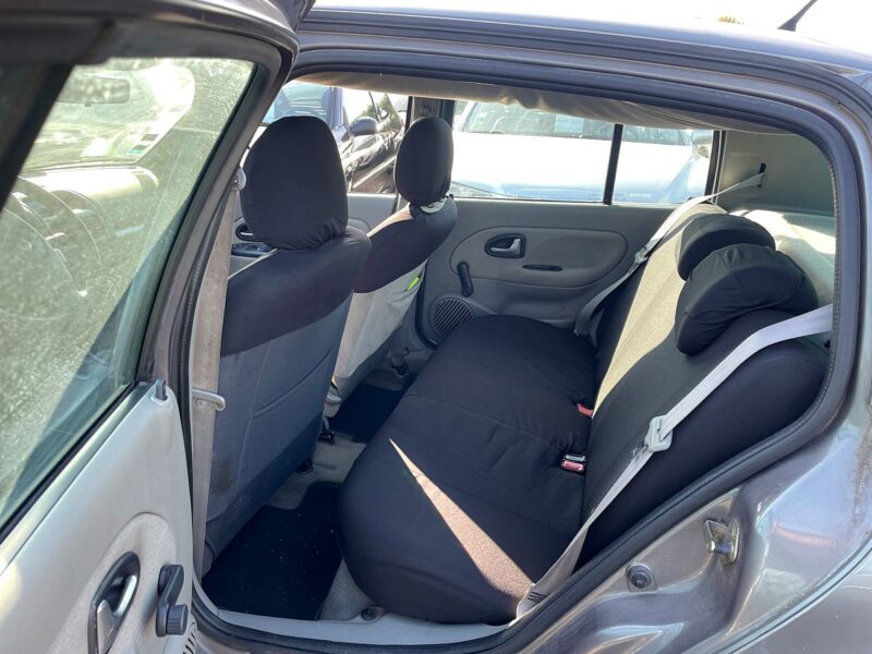 RENAULT CLIO II 2002