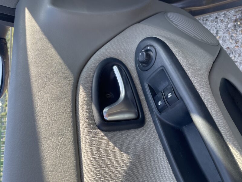 RENAULT CLIO II 2002