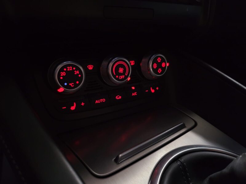 AUDI TT 1.8 TFSI 160cv S-LINE 2014 /SIEGE CHAUFFANT+AIDE AU PARKING+CUIR ALCANTARA+XENON/