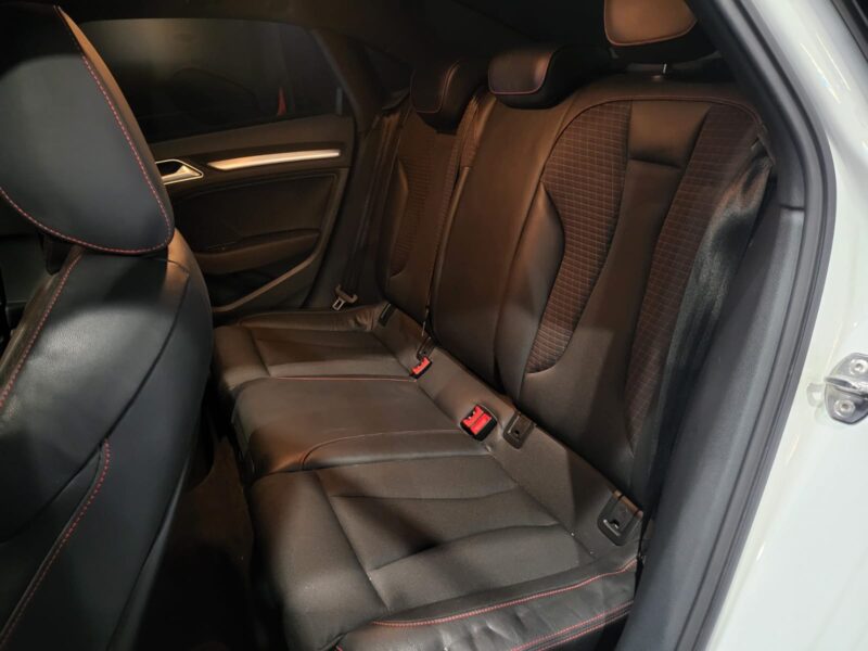 AUDI S3 BERLINE 2.0 TFSI 300cv Quattro S-Tronic 4p // XENONS/PALETTES AU VOLANT/SURPIQURES