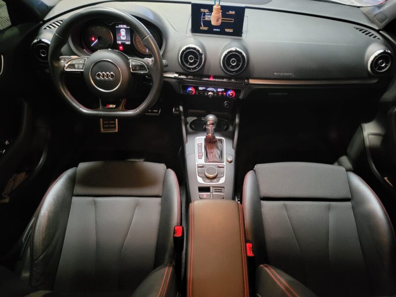 AUDI S3 BERLINE 2.0 TFSI 300cv Quattro S-Tronic 4p // XENONS/PALETTES AU VOLANT/SURPIQURES