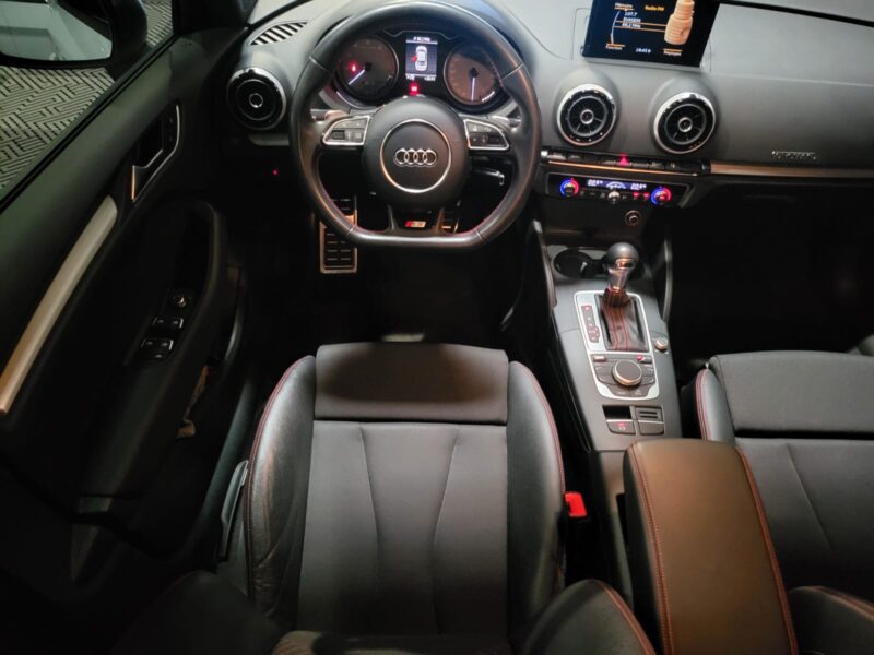 AUDI S3 BERLINE 2.0 TFSI 300cv Quattro S-Tronic 4p // XENONS/PALETTES AU VOLANT/SURPIQURES