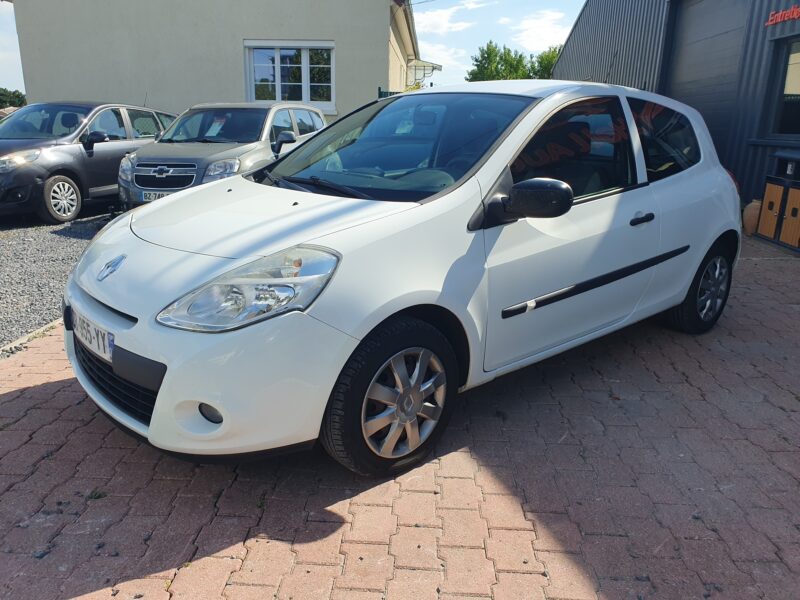 RENAULT CLIO III 2012 / AUTHENTIQUE