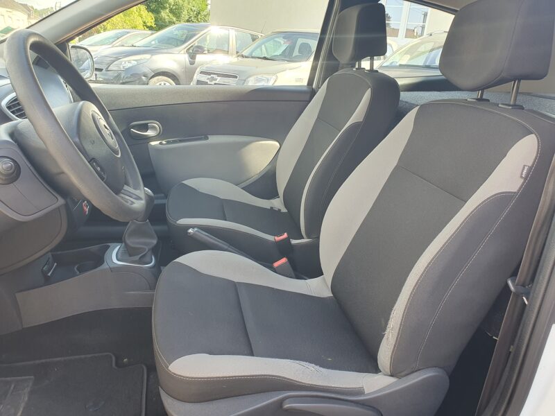 RENAULT CLIO III 2012 / AUTHENTIQUE