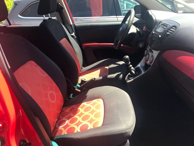 HYUNDAI i10 - 1.1 CRDi 75cv PACK CONFORT - GARANTIE 6 MOIS