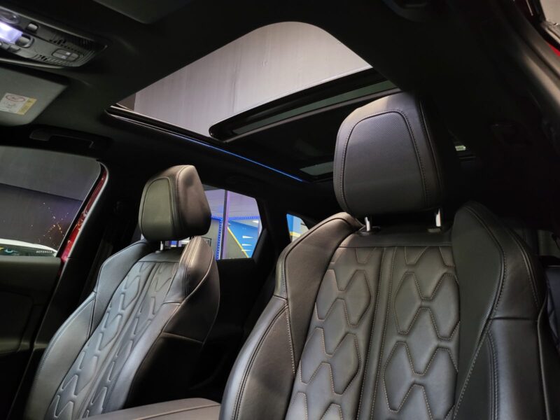 PEUGEOT 3008 1.5 BlueHDi 130CH EAT8 GT LINE / TOIT OUVRANT + CUIR CHAUFFANT ET MASSANT + APPLE CARPL