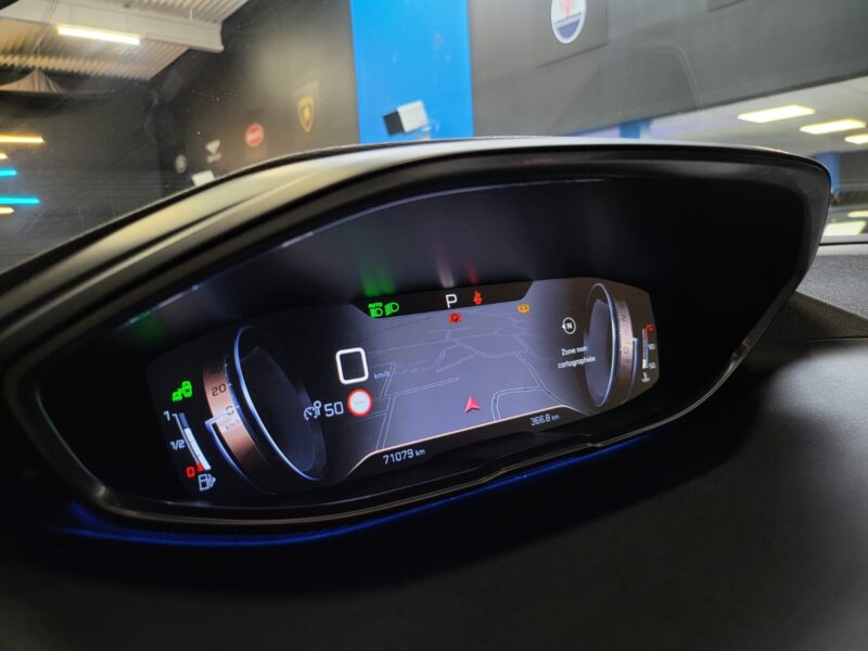 PEUGEOT 3008 1.5 BlueHDi 130CH EAT8 GT LINE / TOIT OUVRANT + CUIR CHAUFFANT ET MASSANT + APPLE CARPL