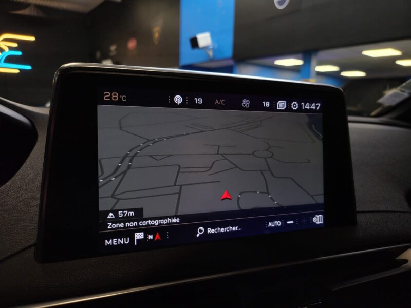 PEUGEOT 3008 1.5 BlueHDi 130CH EAT8 GT LINE / TOIT OUVRANT + CUIR CHAUFFANT ET MASSANT + APPLE CARPL