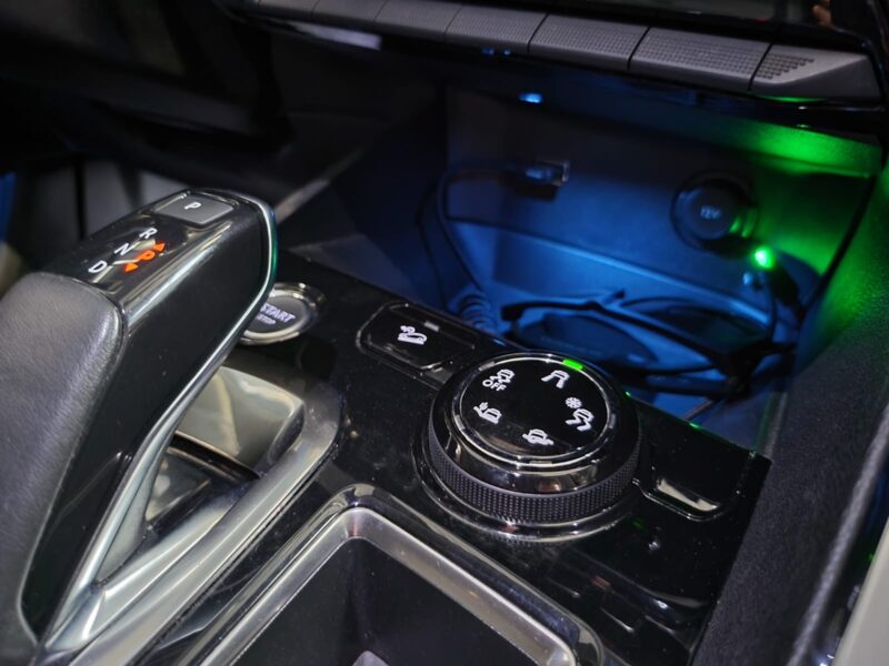 PEUGEOT 3008 1.6 Thp 165cv ALLURE EAT6 / E-COCKPIT / CAMERA / CARPLAY / GRIP CONTROLE SUIVI COMPLE