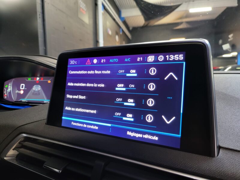 PEUGEOT 3008 1.6 Thp 165cv ALLURE EAT6 / E-COCKPIT / CAMERA / CARPLAY / GRIP CONTROLE SUIVI COMPLE