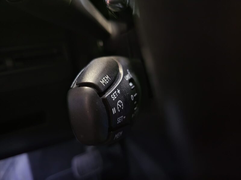 PEUGEOT 3008 1.6 Thp 165cv ALLURE EAT6 / E-COCKPIT / CAMERA / CARPLAY / GRIP CONTROLE SUIVI COMPLE