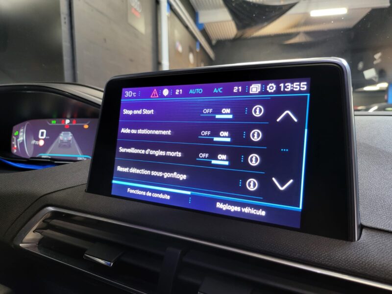 PEUGEOT 3008 1.6 Thp 165cv ALLURE EAT6 / E-COCKPIT / CAMERA / CARPLAY / GRIP CONTROLE SUIVI COMPLE