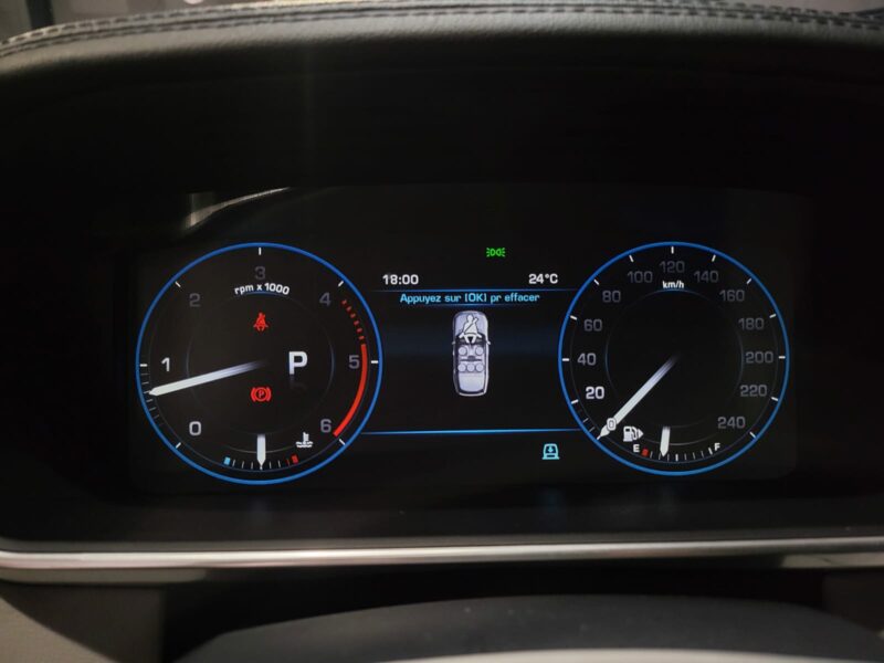 LAND ROVER RANGE ROVER 3.0 TDV6 258cv Vogue BVA // CAMERA 360°/SIEGES CHAUFFANTS/ACCES MAINS LIBRE