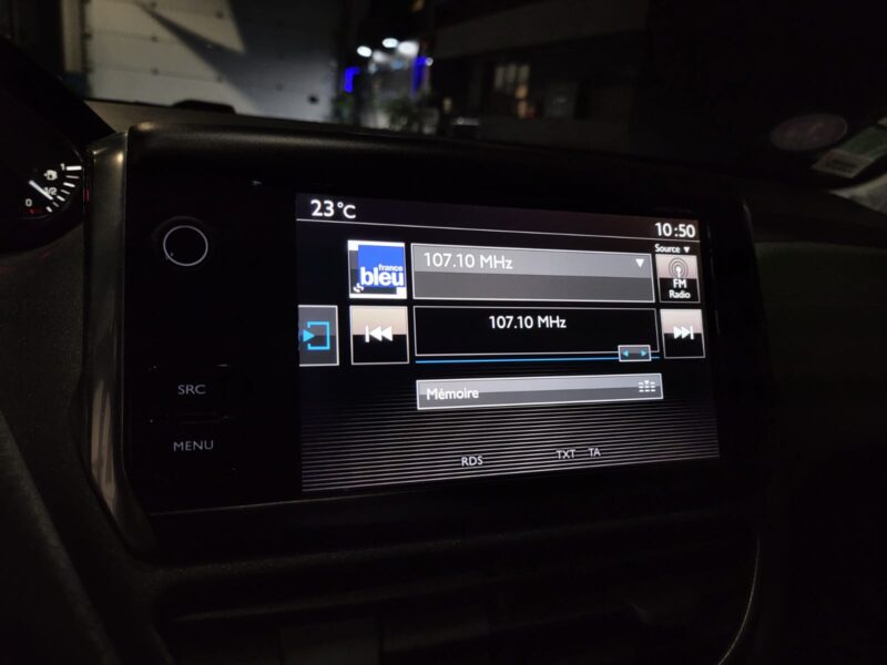 PEUGEOT 2008 1.2 PureTech 110cv Allure BVA // APPLE CARPLAY/ANDROID AUTO/CAMERA DE RECUL