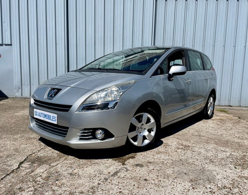 PEUGEOT 5008 2010