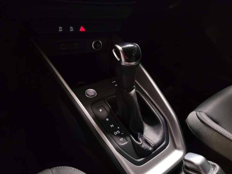 AUDI A1 SPORTBACK 25 TFSi 95cv ADVANCED S-TRONIC 1ER MAIN VIRTUAL COCKPIT / CARPLAY / KEYLESS