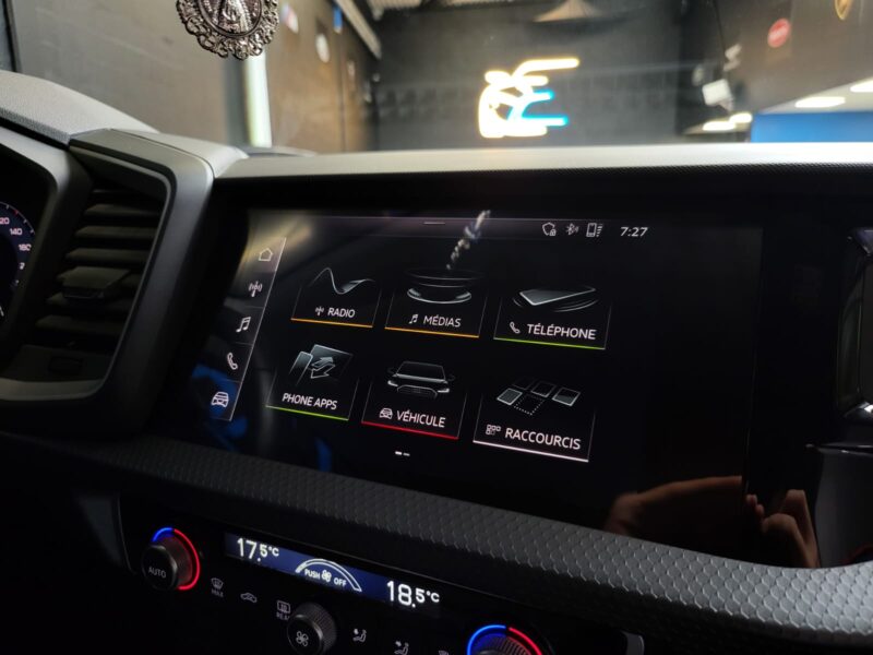 AUDI A1 SPORTBACK 25 TFSi 95cv ADVANCED S-TRONIC 1ER MAIN VIRTUAL COCKPIT / CARPLAY / KEYLESS