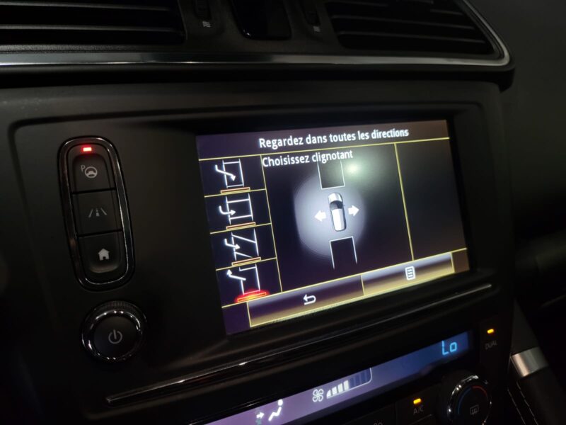 1.2 TCe 130cv INTENS / CAMERA AR / TOIT PÄNO / REGULATEUR