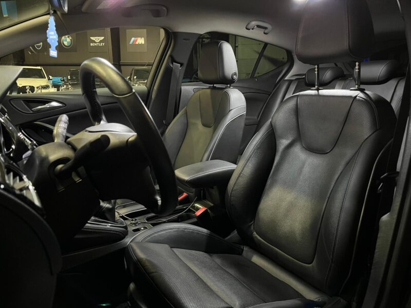 1.6 Turbo 200cv / CARPLAY / CAMERA AR / SIEGES CHAU-CLIM-MASSANTS