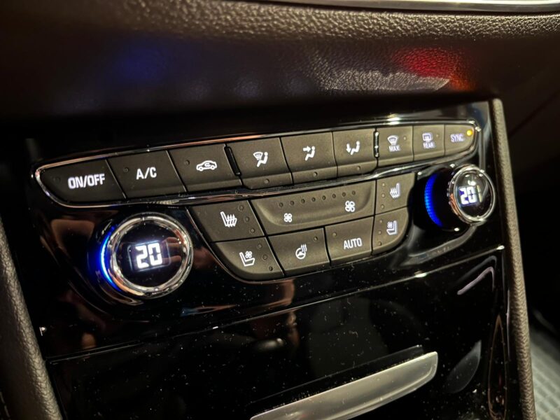 1.6 Turbo 200cv / CARPLAY / CAMERA AR / SIEGES CHAU-CLIM-MASSANTS