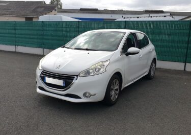 PEUGEOT 208 1.4 HDi 68ch BVM5 Business