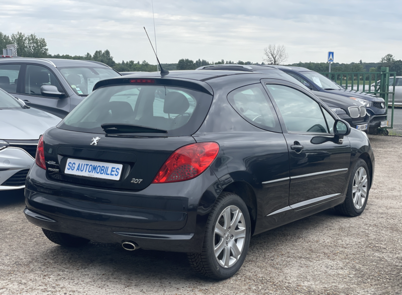 PEUGEOT 207 2009