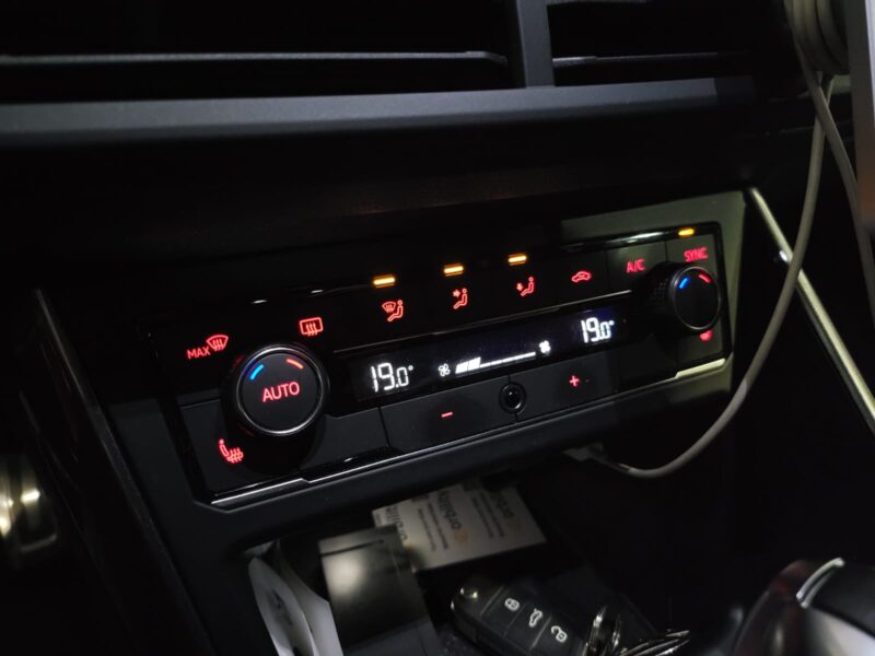 VOLKSWAGEN POLO IV GTI 2.0 TSI 200cv DSG 5p // APPLE CARPLAY/ANDROID AUTO/SIEGES CHAUFFANTS