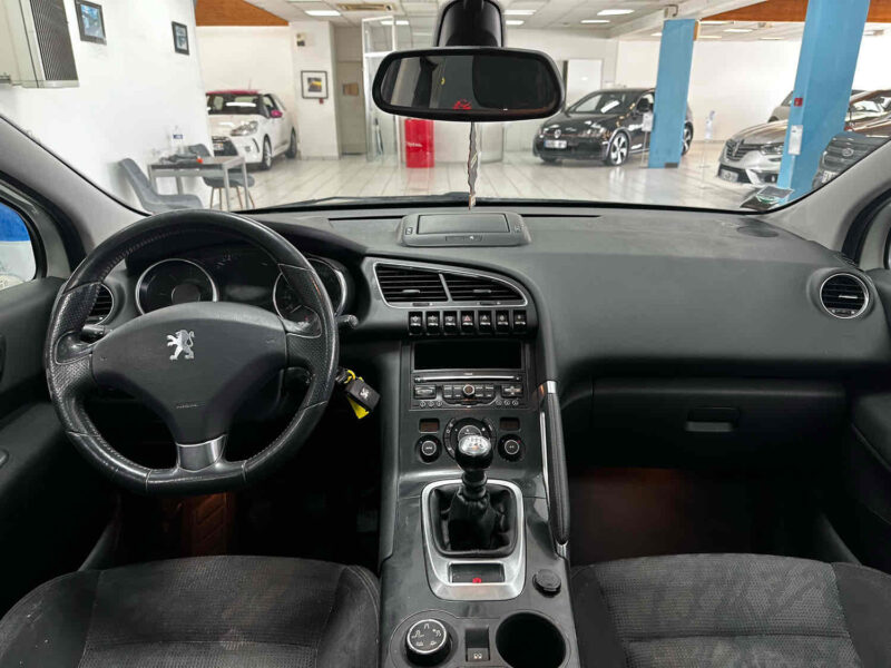 PEUGEOT 3008 1.6 HDi 112 Allure