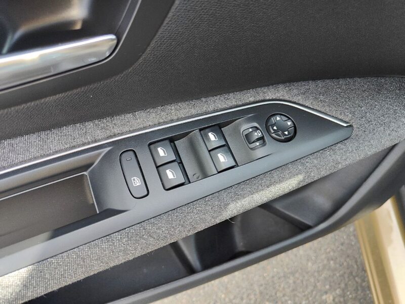 PEUGEOT 3008 1.6 B-HDI 120 cv BVA ACTIVE BUSINESS