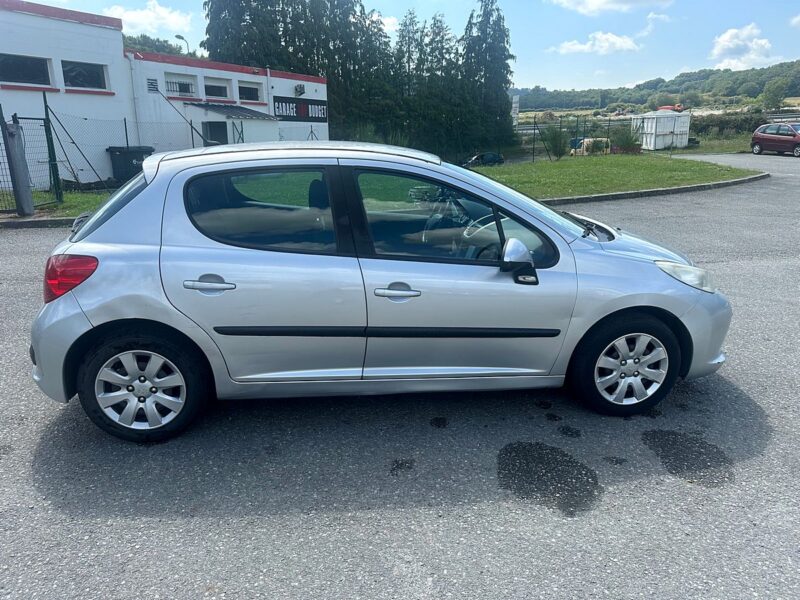 PEUGEOT 207 2009