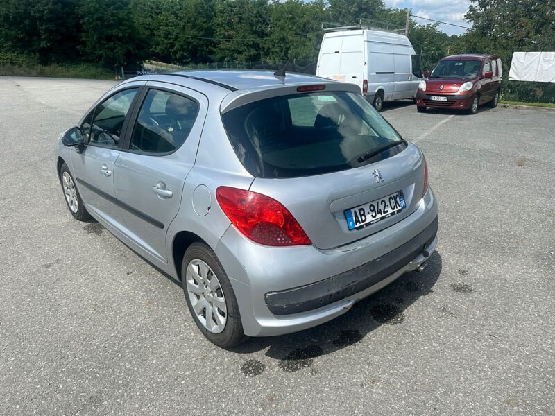 PEUGEOT 207 2009