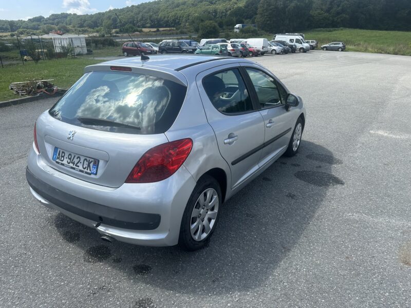 PEUGEOT 207 2009