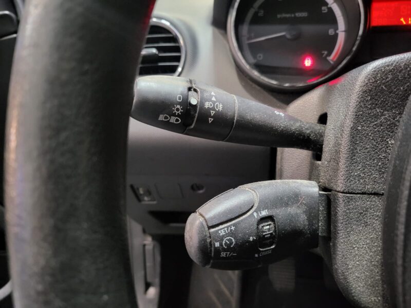 PEUGEOT 308 1.6 VTi 120cv Confort Pack 5p // CLIM AUTO BI-ZONE/RADIO CD MP3/REGULATEUR-LIMITEUR DE V