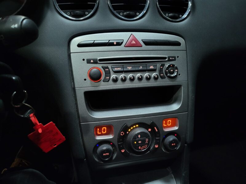 PEUGEOT 308 1.6 VTi 120cv Confort Pack 5p // CLIM AUTO BI-ZONE/RADIO CD MP3/REGULATEUR-LIMITEUR DE V