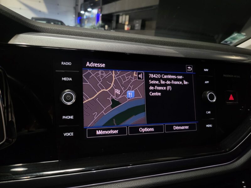 VI 1.0 TSI 95cv R-Line / APPLE CARPLAY/ CAMERA AV-AR / REGULATEUR