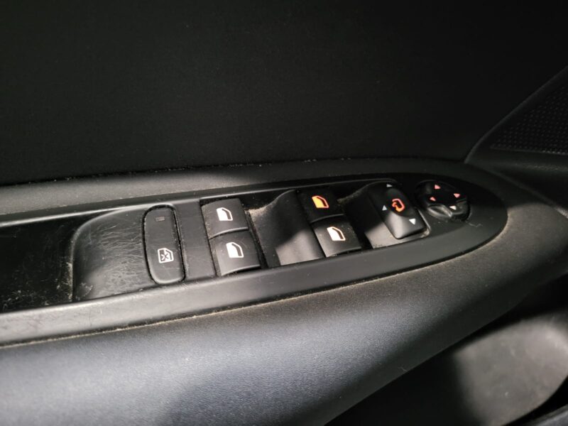 CITROEN C4 II 1.6 VTi 120cv Confort 5p // CLIM AUTO/BLUETOOTH/RADAR-AR