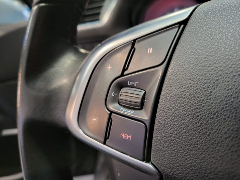 CITROEN C4 II 1.6 VTi 120cv Confort 5p // CLIM AUTO/BLUETOOTH/RADAR-AR