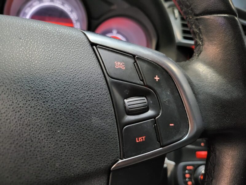 CITROEN C4 II 1.6 VTi 120cv Confort 5p // CLIM AUTO/BLUETOOTH/RADAR-AR