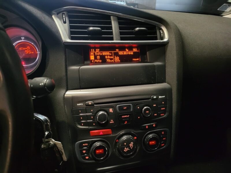 CITROEN C4 II 1.6 VTi 120cv Confort 5p // CLIM AUTO/BLUETOOTH/RADAR-AR